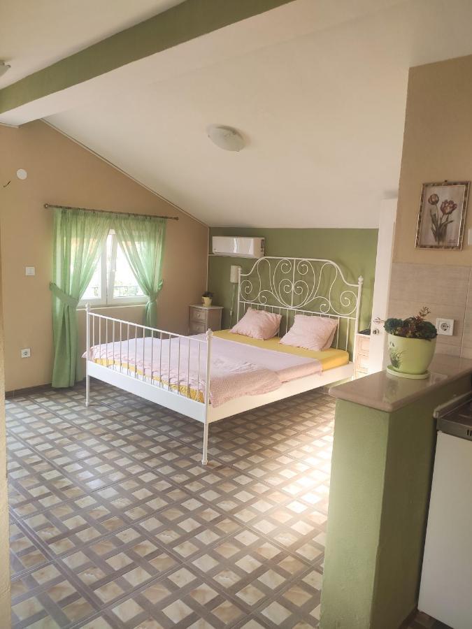 Studio Apartments Krasici Tivat Pokoj fotografie